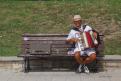 2025 1527 - (Constanta, Roumanie) Lui est sur le banc