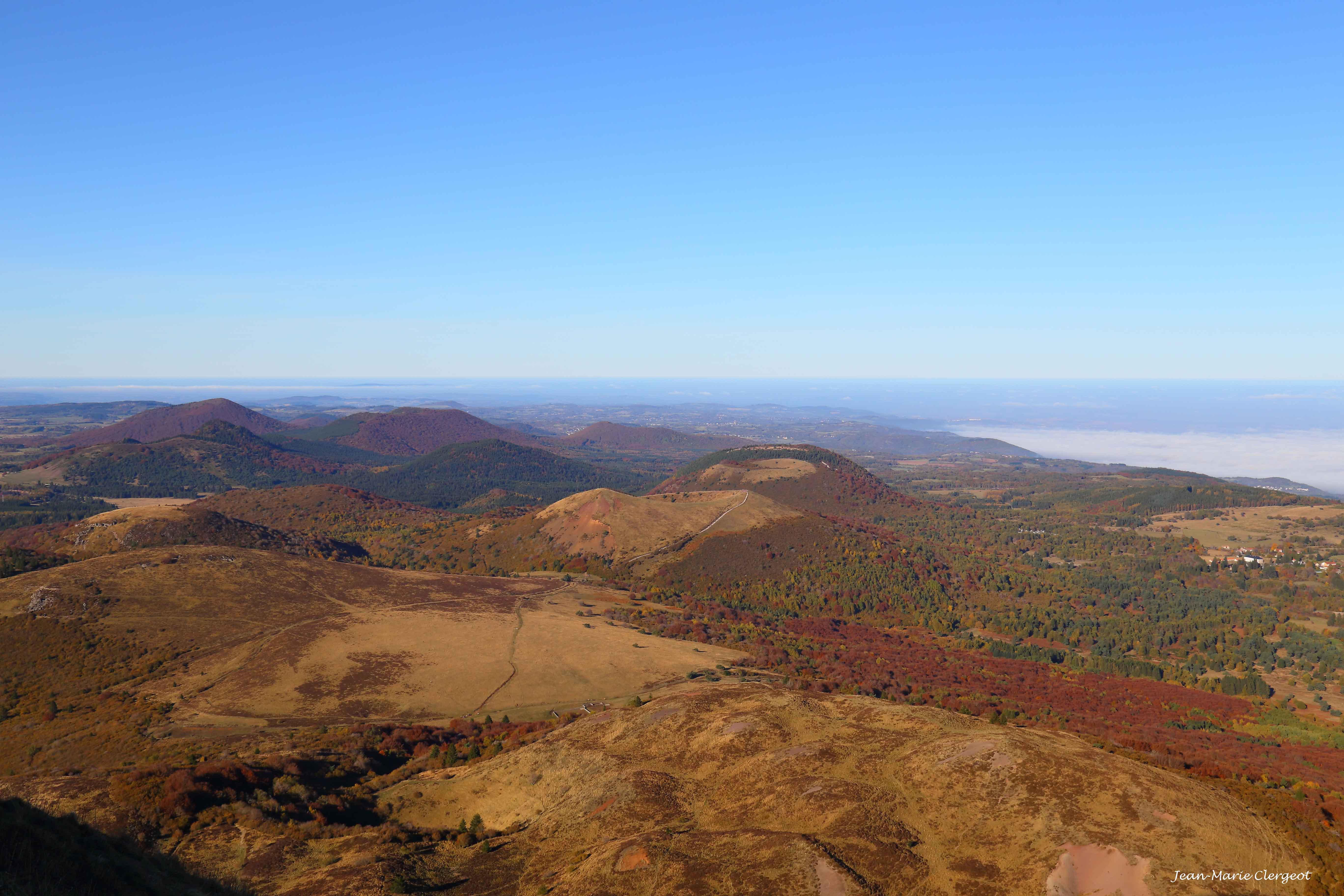 2016 1734 - (Clermont-Ferrand) Les Puys au nord : Petit Puy de Dôme, Petit et Grand Suchet, Puy Pariou, Puy de Côme