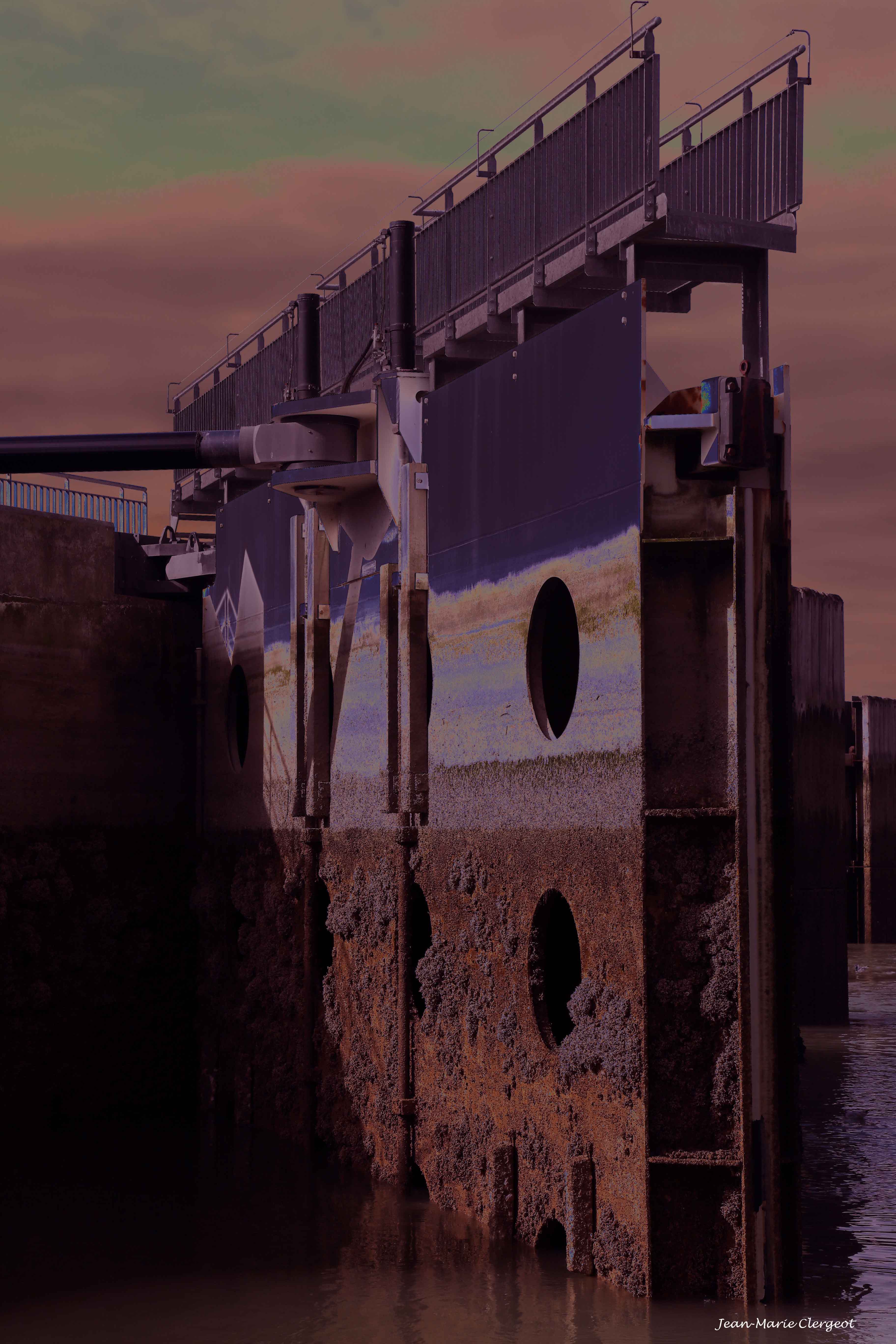 2017 1307 - (Honfleur) Porte d'écluse