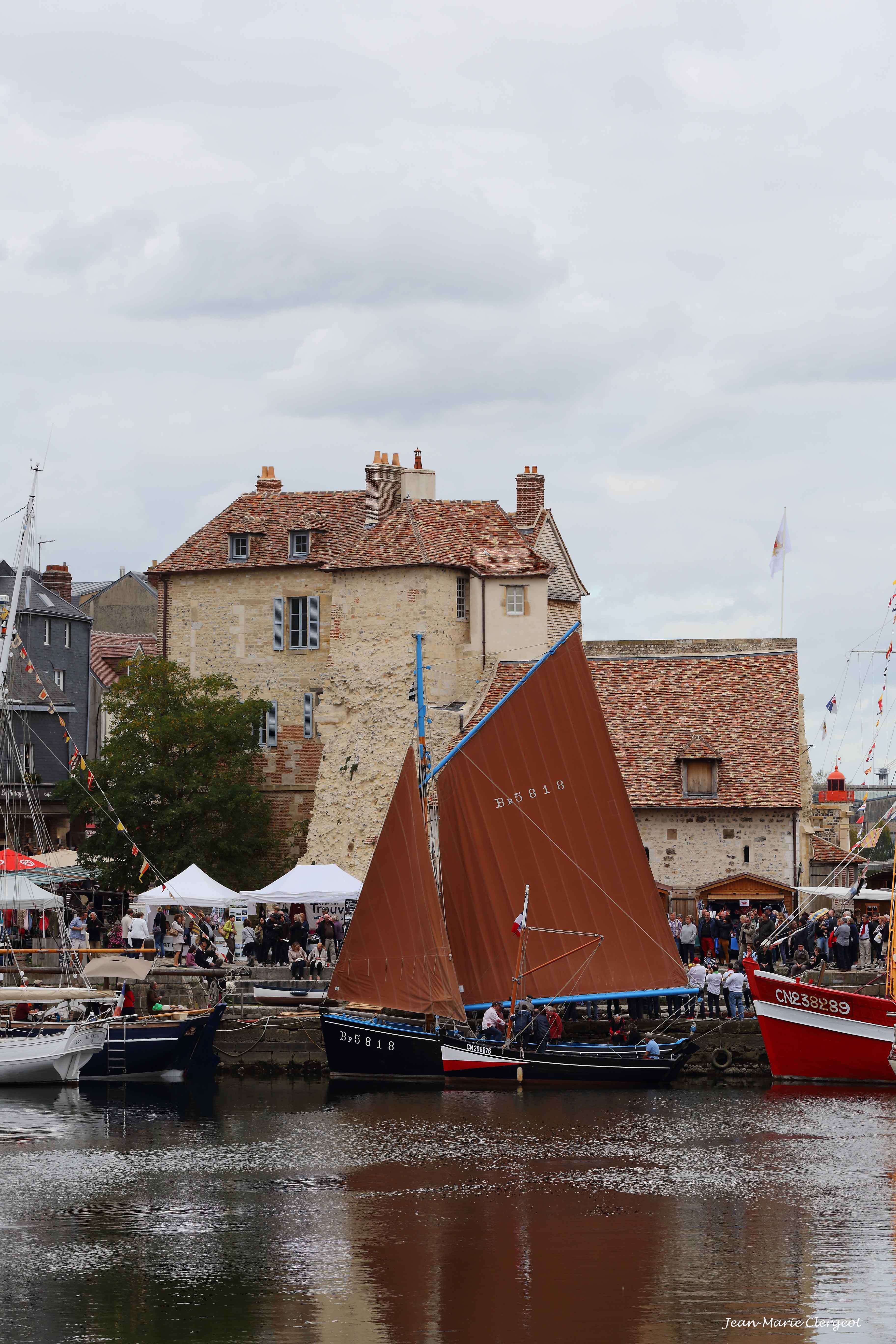 2017 1347 - (Honfleur) Vieux gréément devant la Commanderie