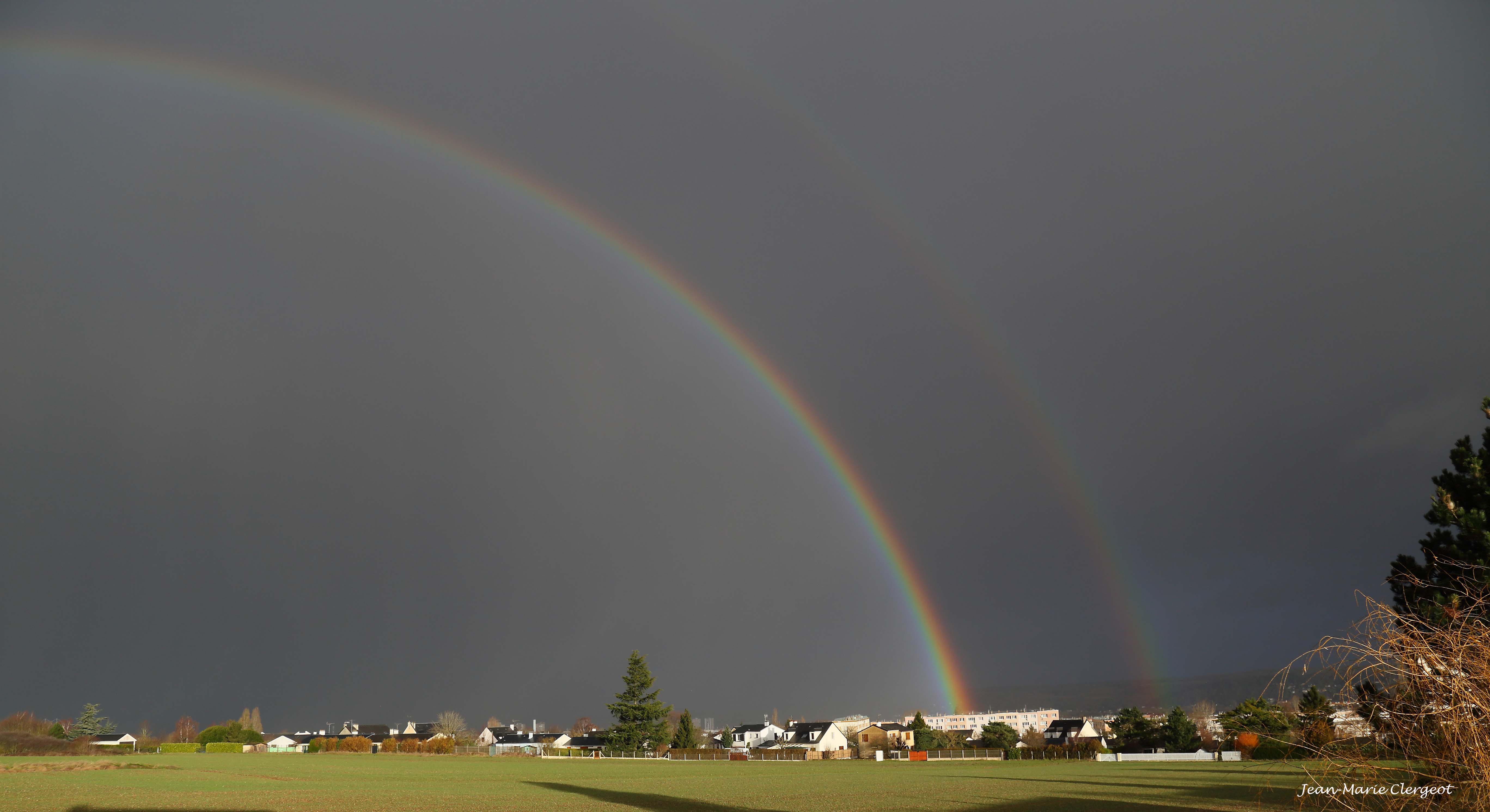 2017 1697cad - (Mantes-la-Ville) Arc-en-ciel double