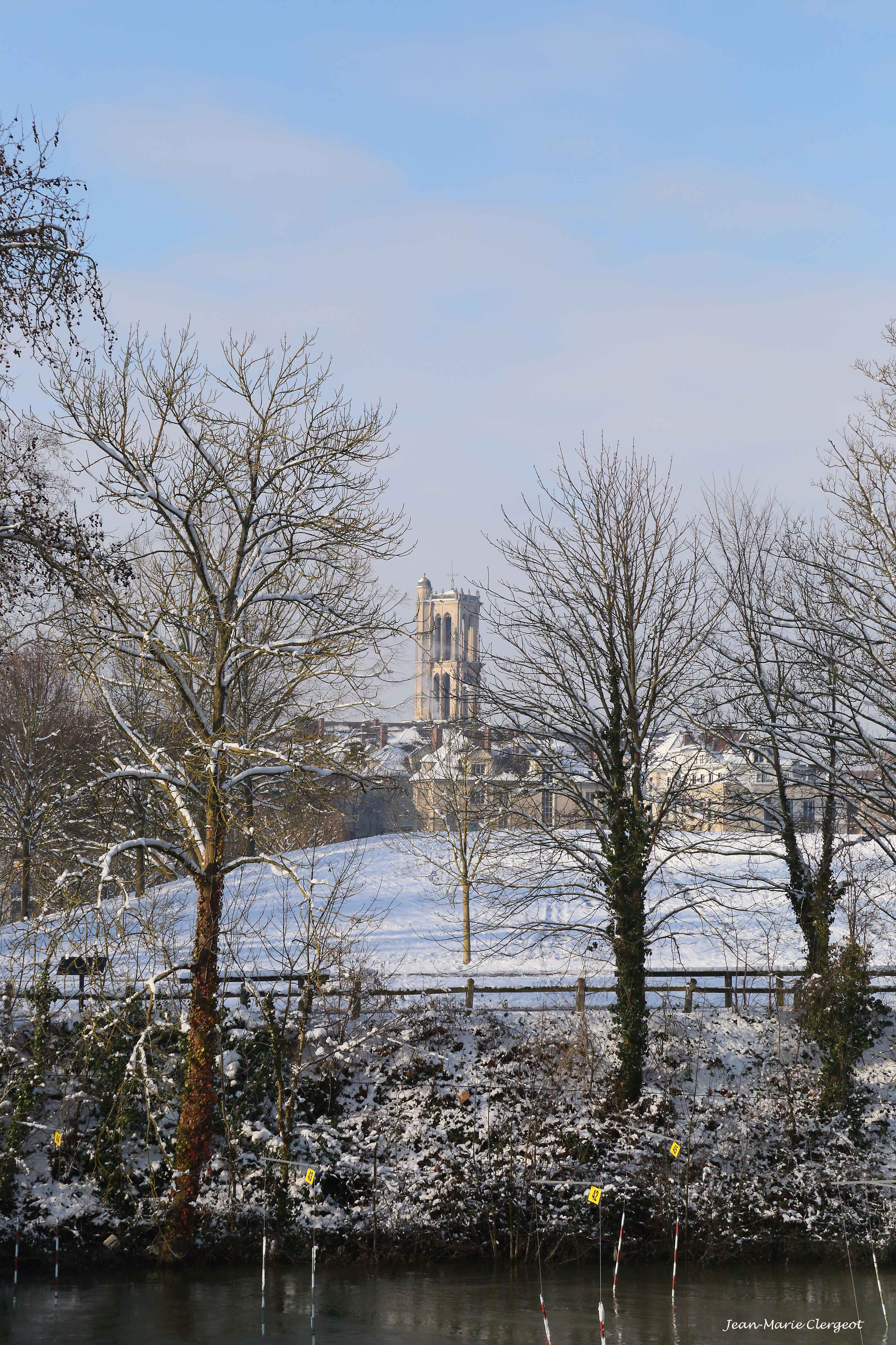 2018 0022 - (Mantes-la-Jolie) Jour de neige - La tour Saint-Maclou