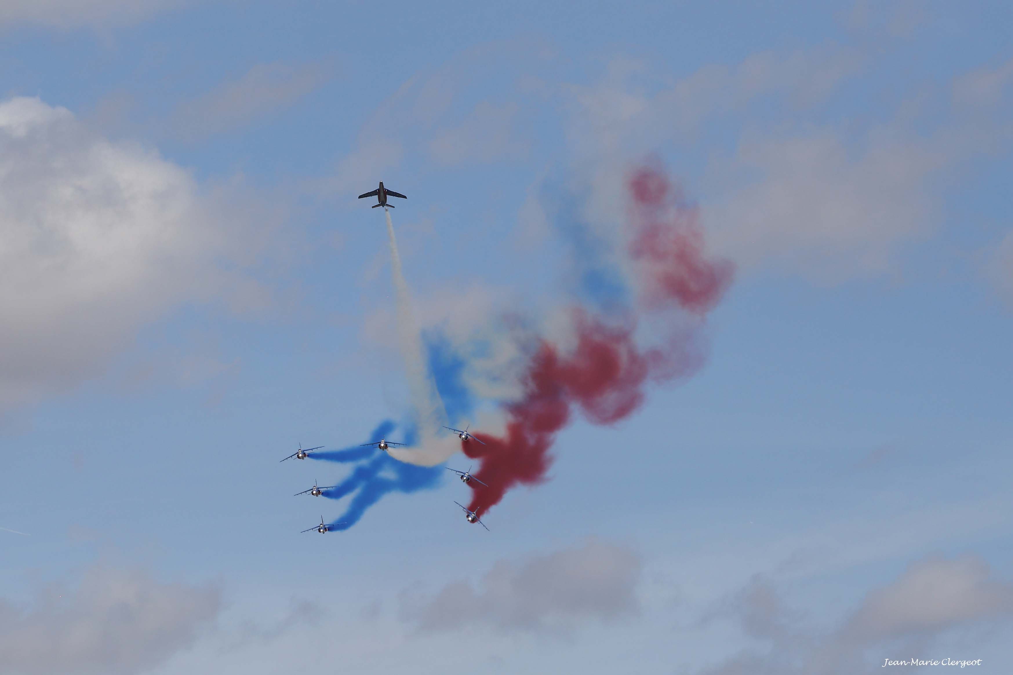 2018 1002rec - (Les Mureaux) Fête de l'Air - La Patrouile de France - Eclatement !