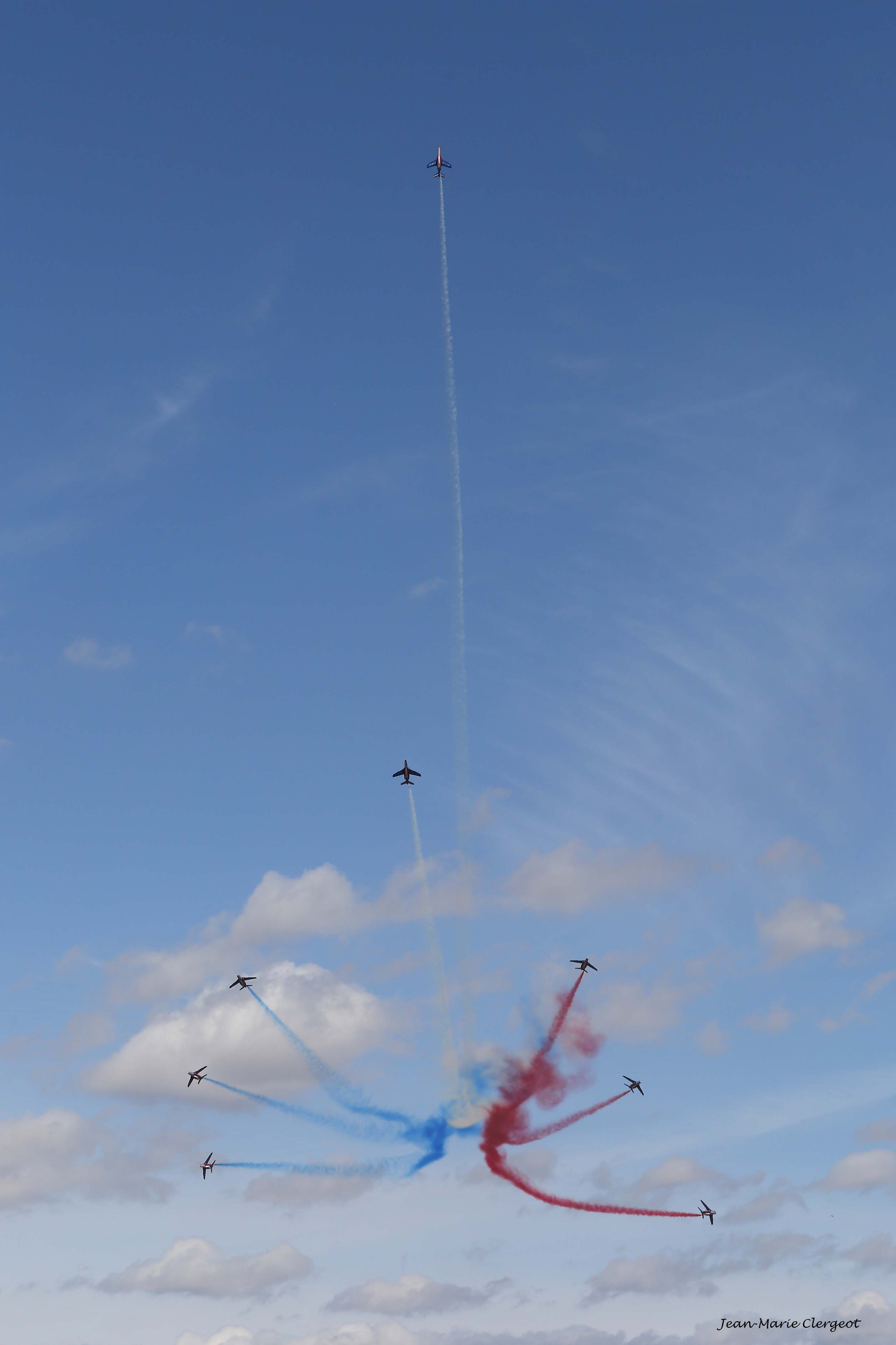 2018 1003rec - (Les Mureaux) Fête de l'Air - La Patrouile de France - Eclatement et chandelle finale