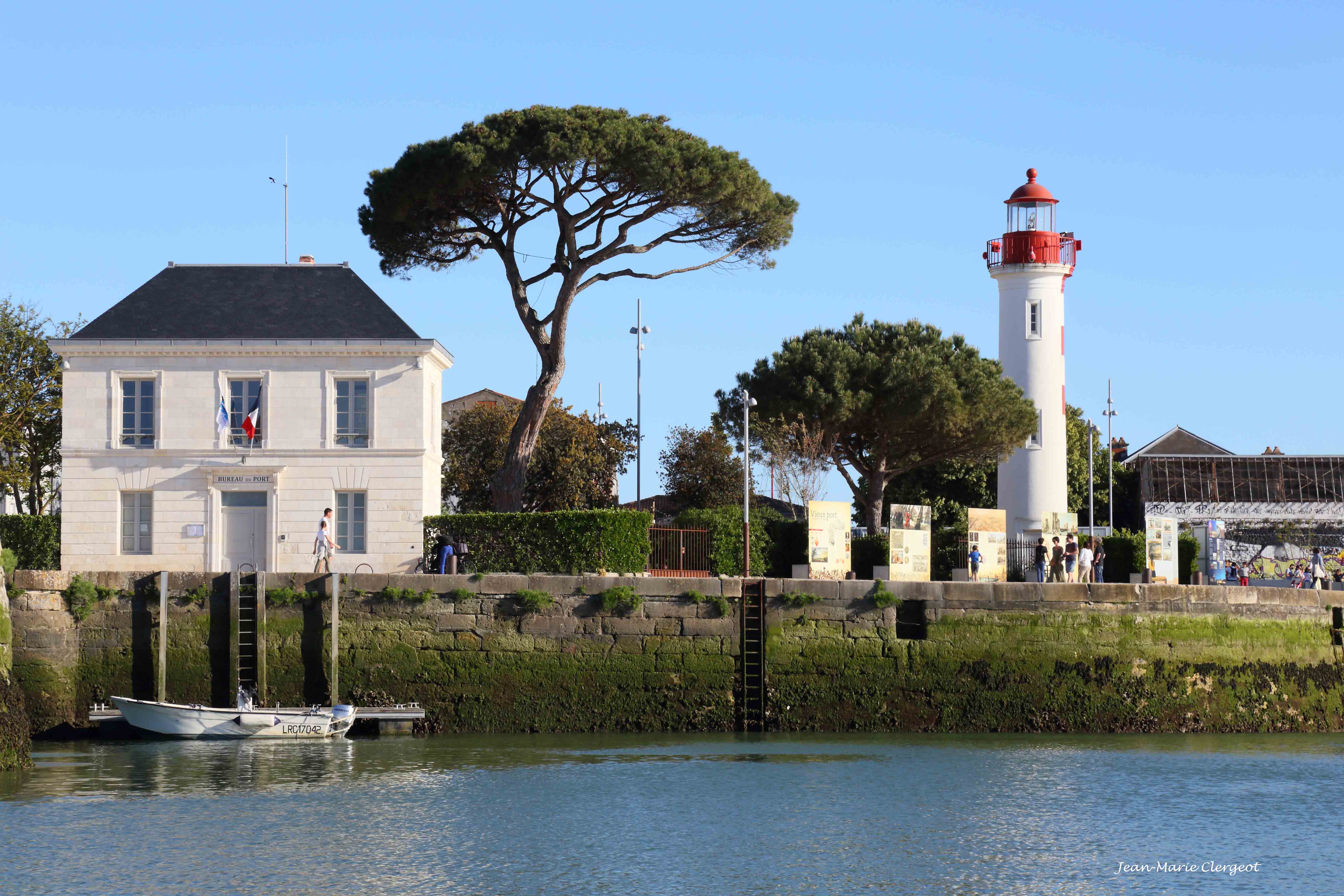 2019 0608 - (La Rochelle) Le phare d'alignement