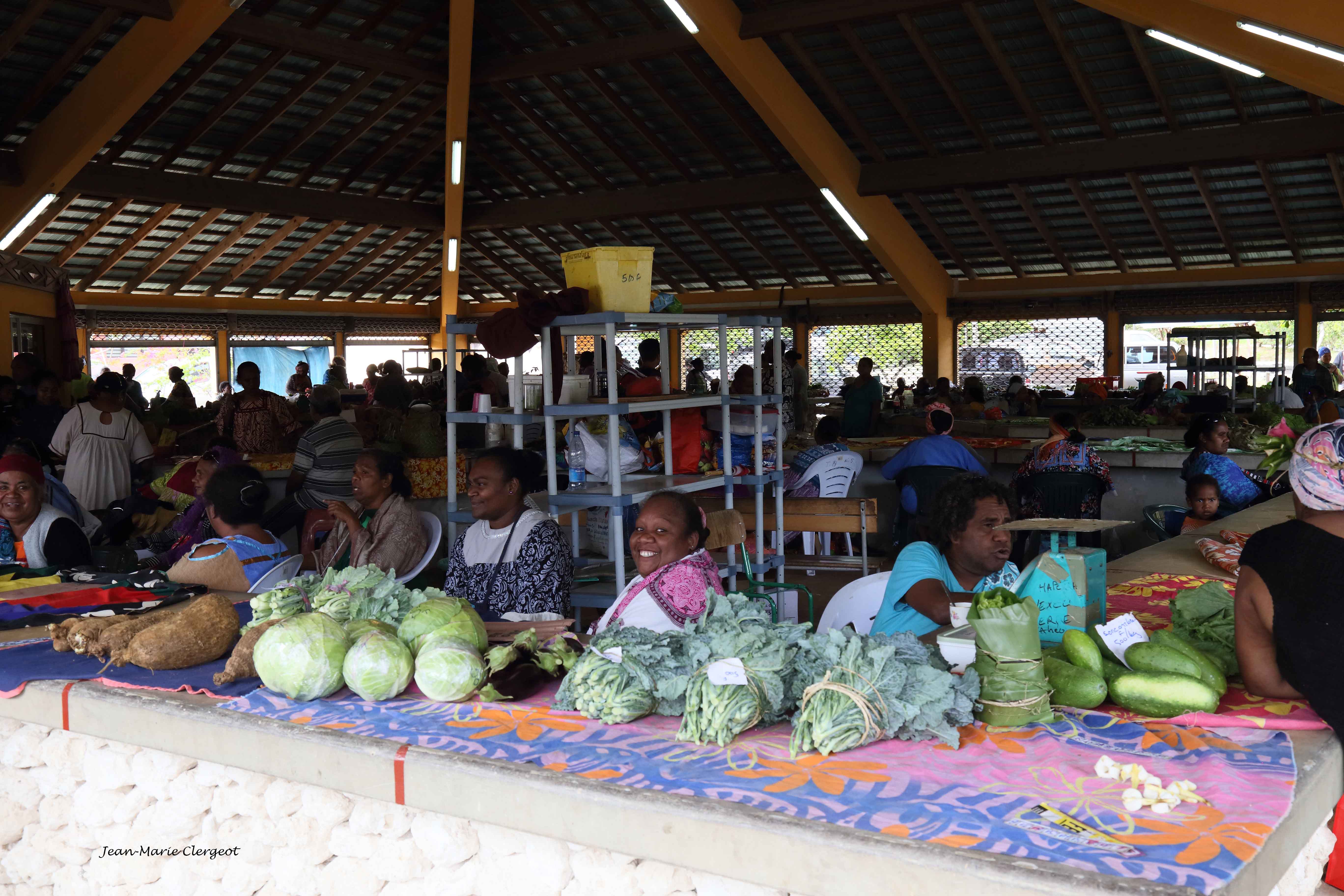 2019 1079 - (Lifou) Le marché couvert de Wé