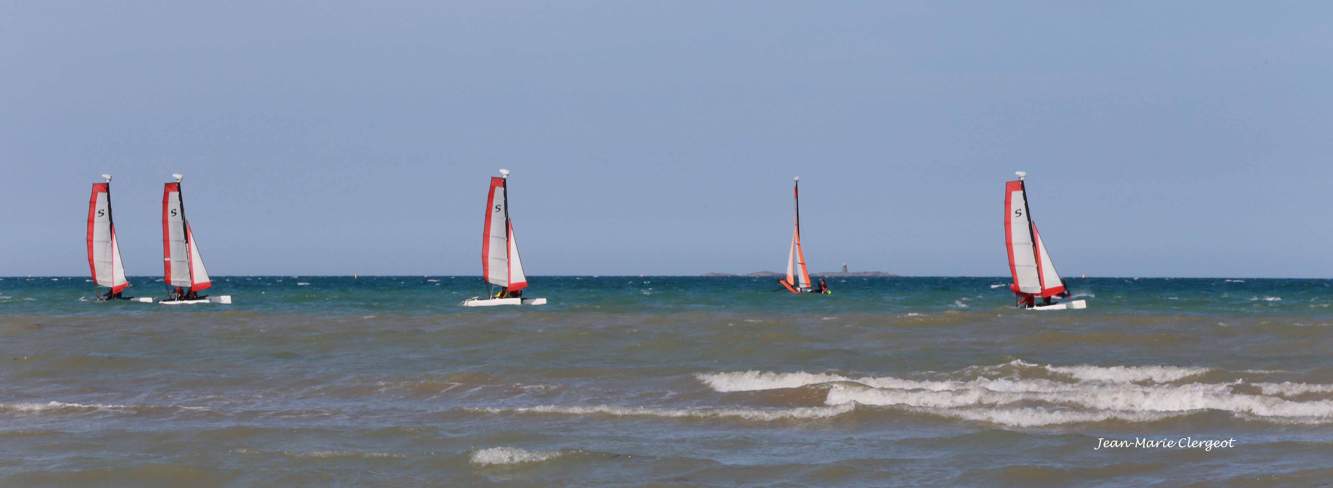 2023 0143 - (Saint-Brieuc) Plage de Tournemine - Sortie de catamarans