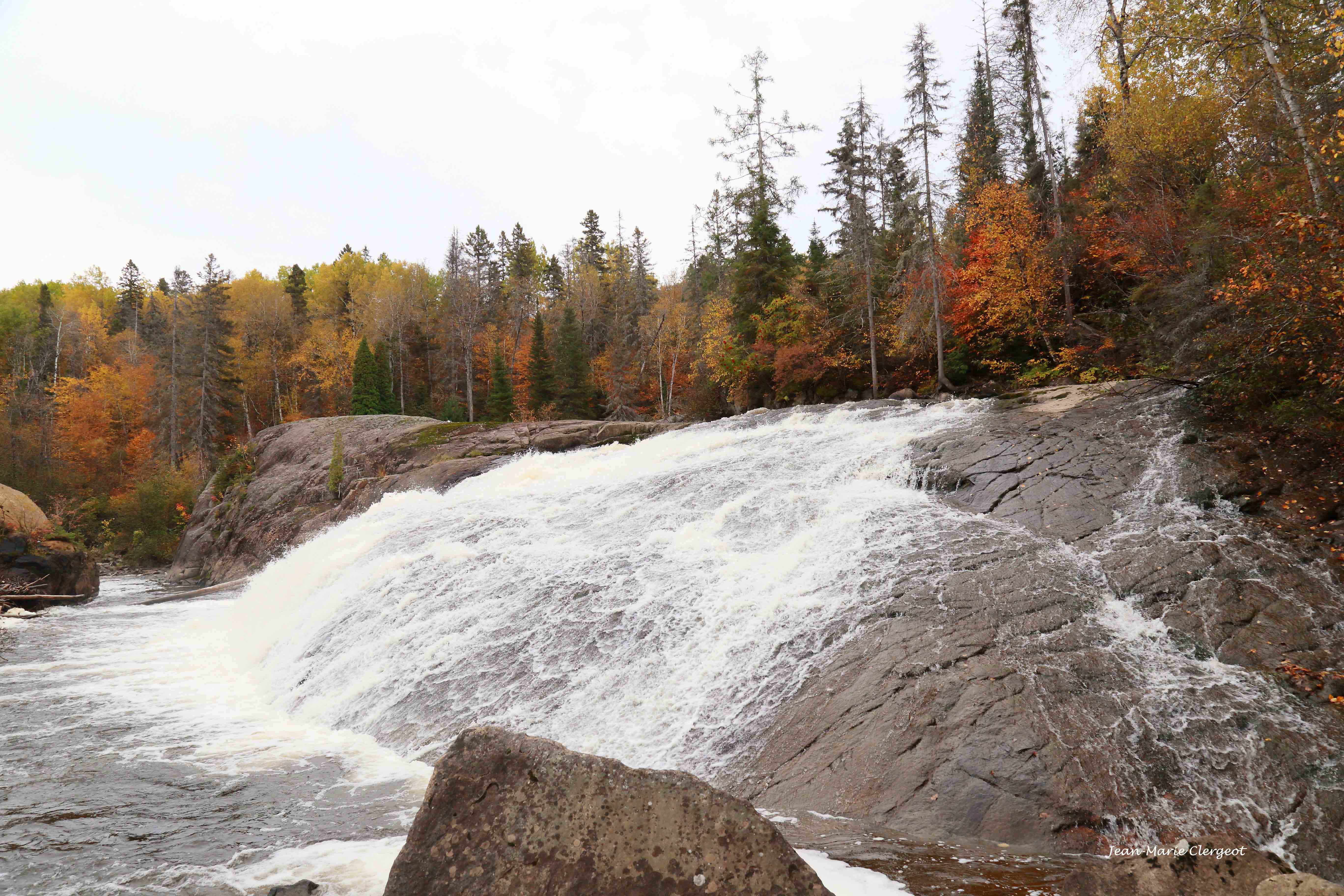 2023 1201 - (Chicoutimi - Parc de la Rivière du Moulin) La Chute du Voile de la Mariée