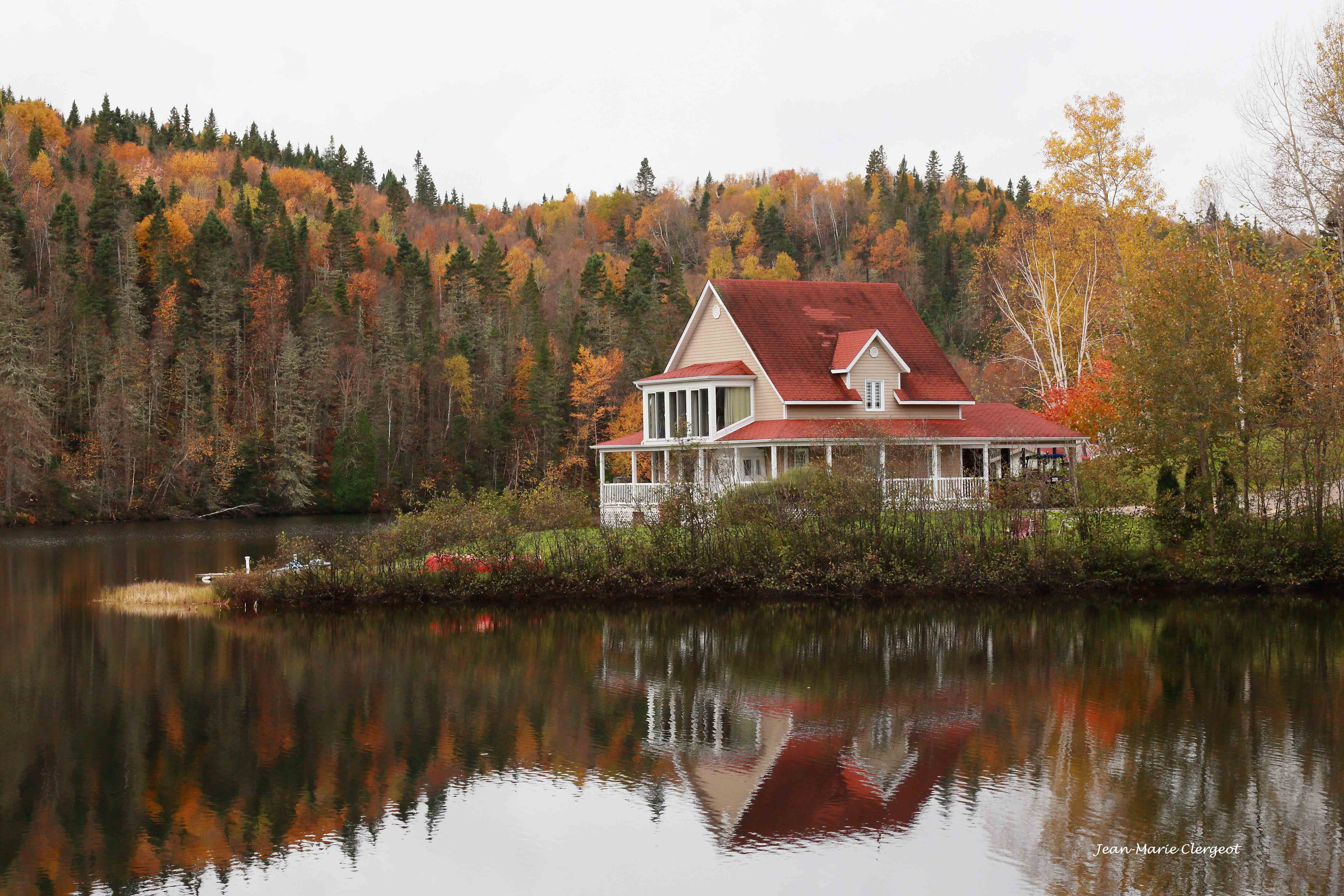 2023 1416 - (Saint-Félix-d'Otis) Maison au bord du Lac de l'Ile