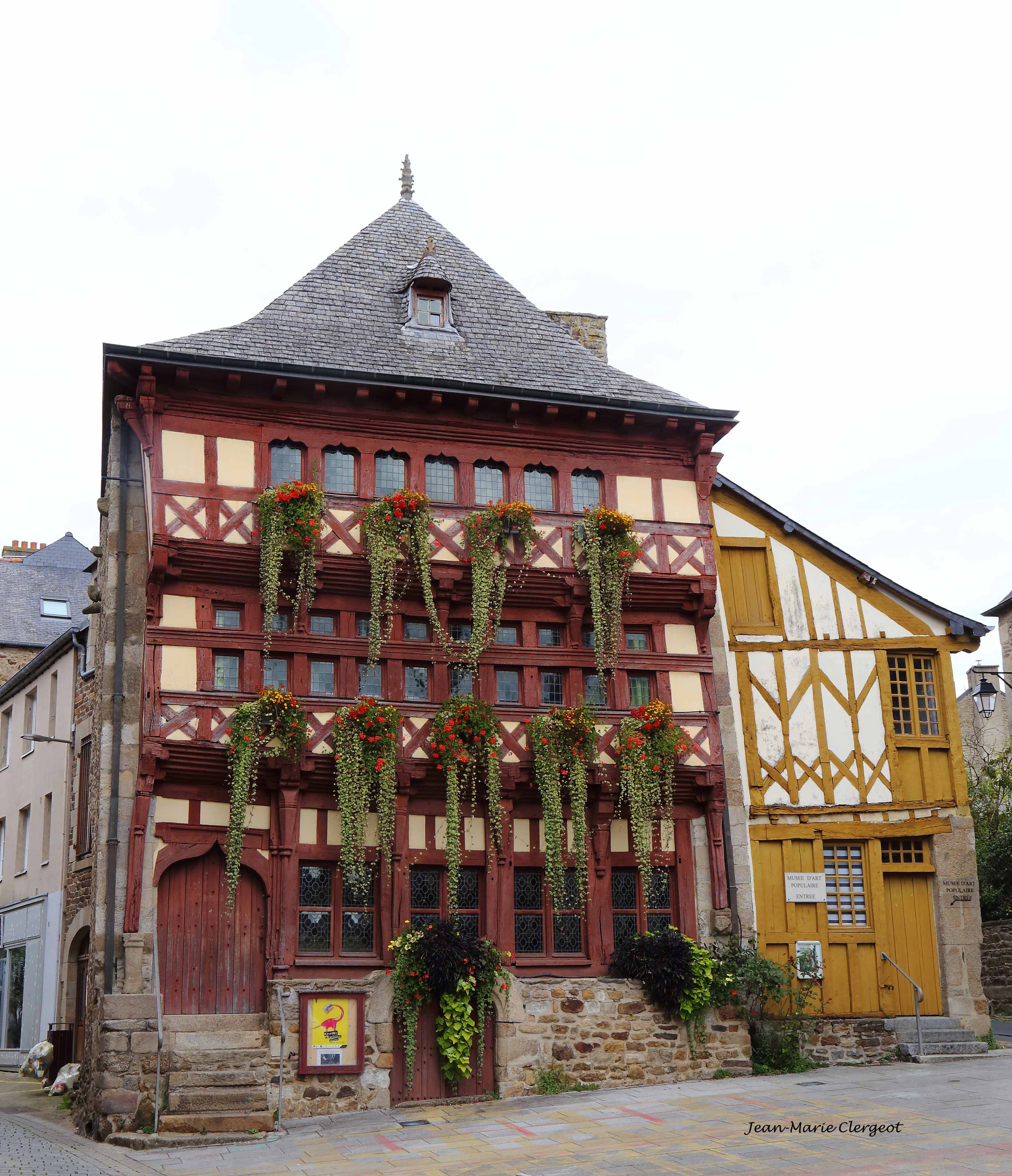 2025 1737 - (Lamballe) La Maison du bourreau